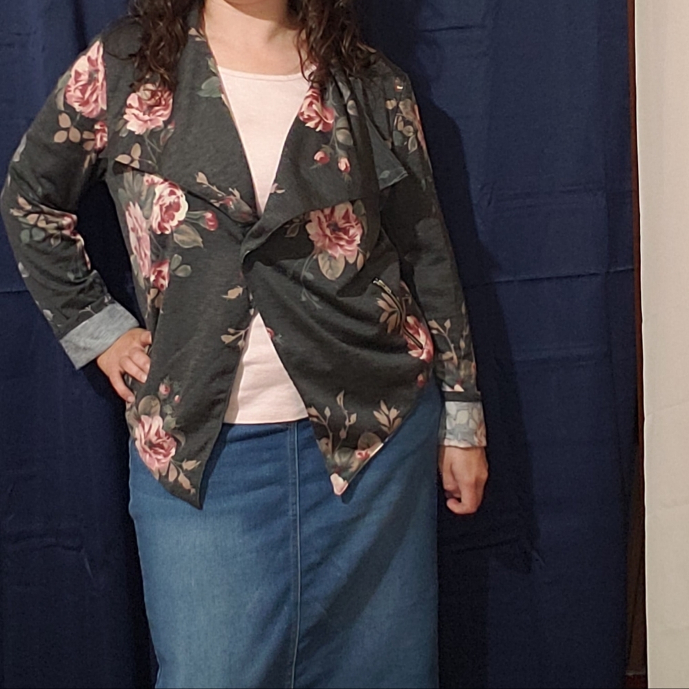 DownEast Gray and Pink Floral Blazer
